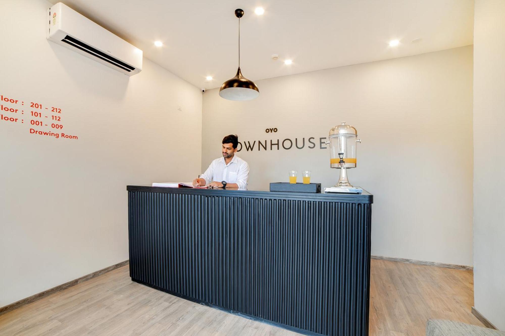 Super Townhouse Hosur Main Road Bommanahalli Near Gopalan Innovation Mall Bangalore Luaran gambar