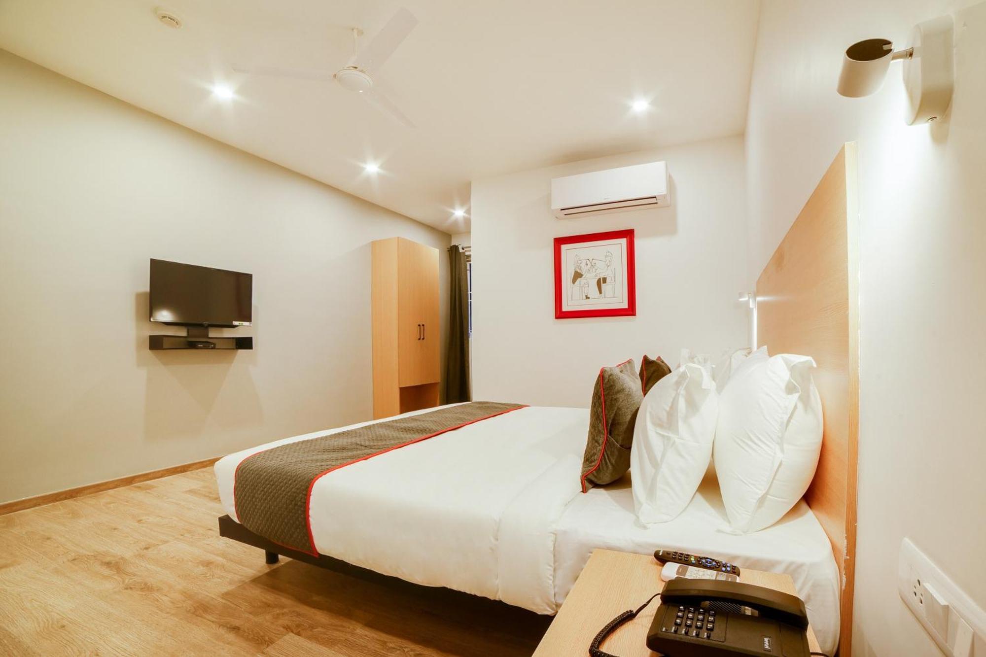 Super Townhouse Hosur Main Road Bommanahalli Near Gopalan Innovation Mall Bangalore Luaran gambar