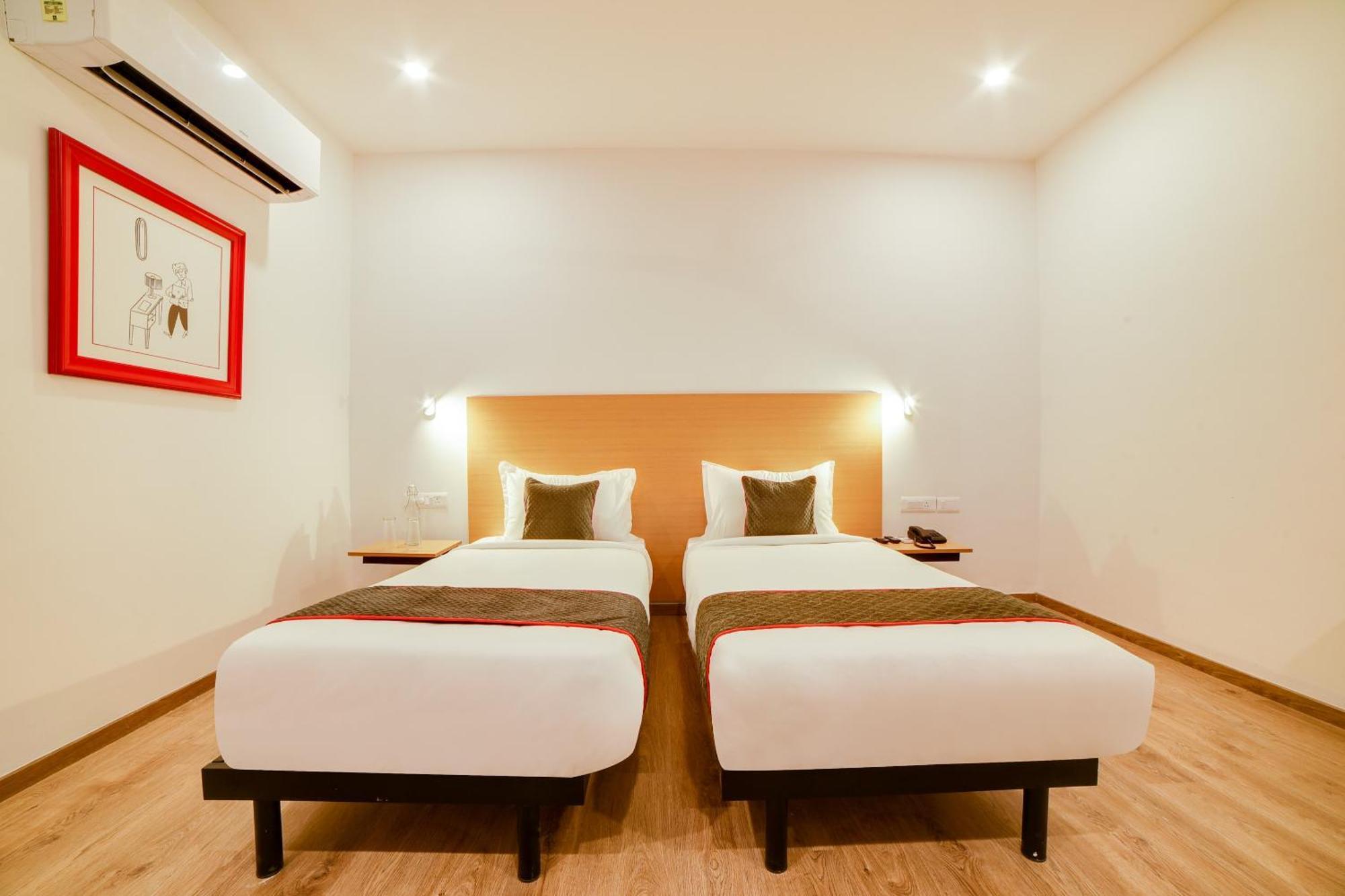 Super Townhouse Hosur Main Road Bommanahalli Near Gopalan Innovation Mall Bangalore Luaran gambar