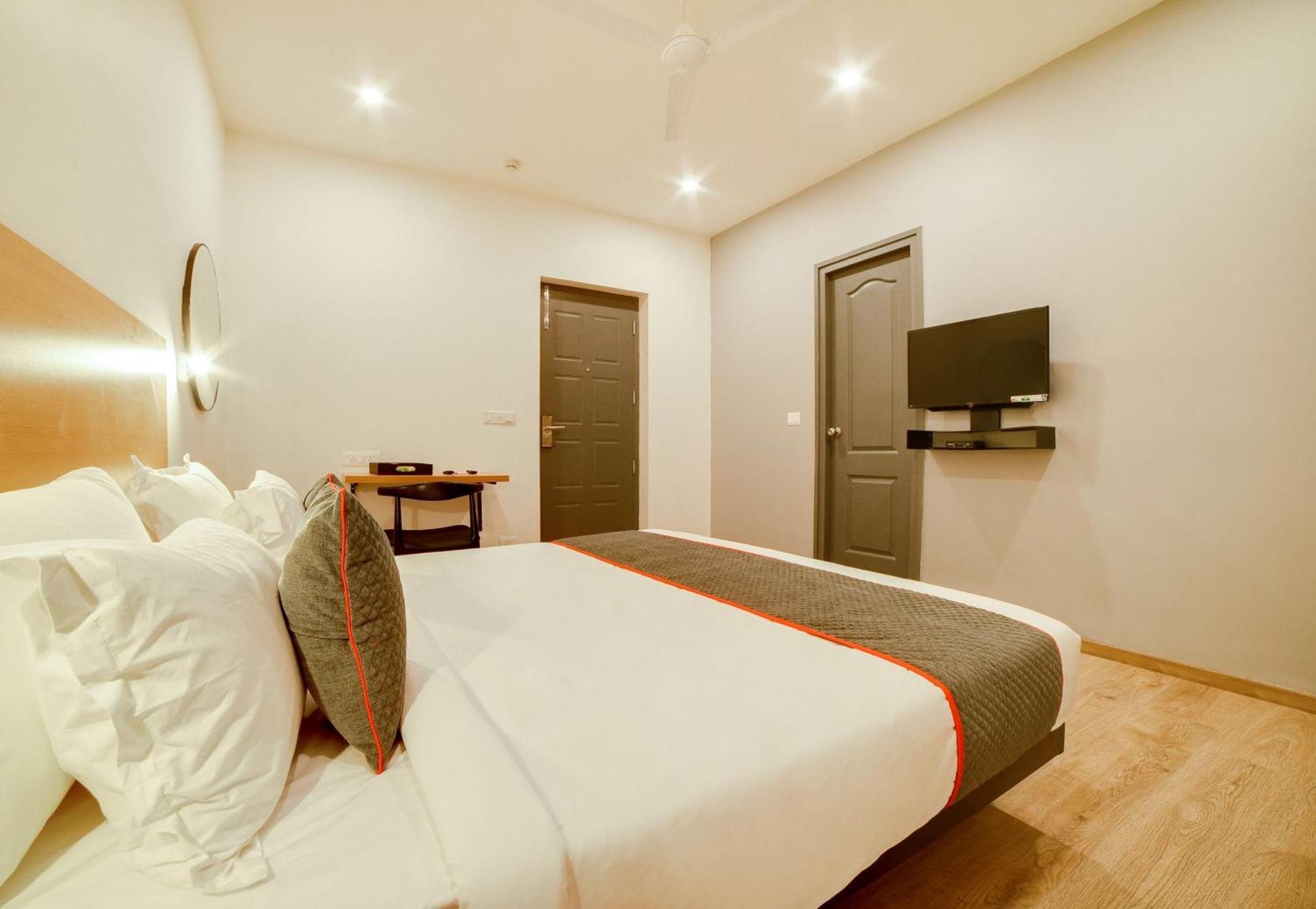 Super Townhouse Hosur Main Road Bommanahalli Near Gopalan Innovation Mall Bangalore Luaran gambar