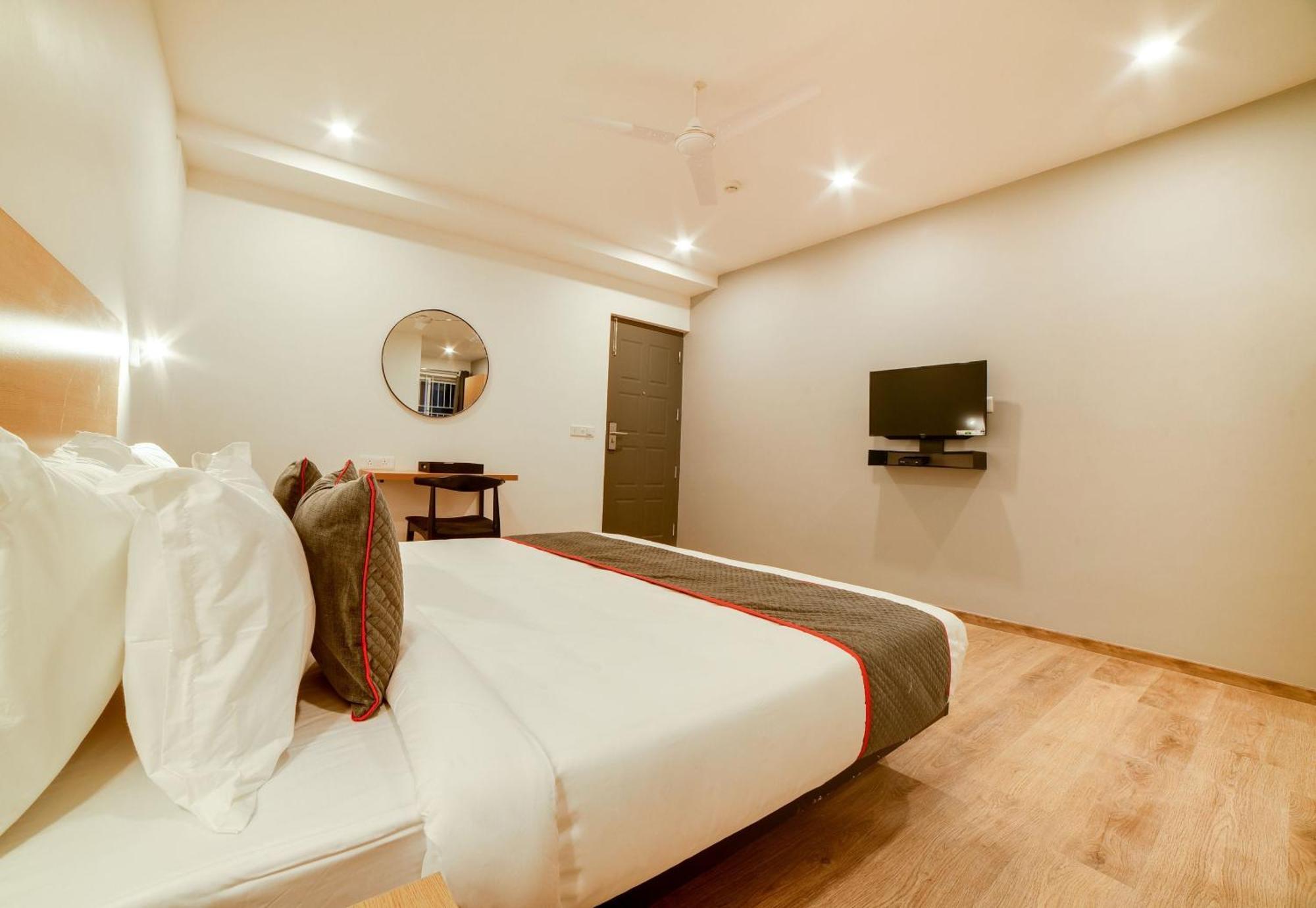 Super Townhouse Hosur Main Road Bommanahalli Near Gopalan Innovation Mall Bangalore Luaran gambar